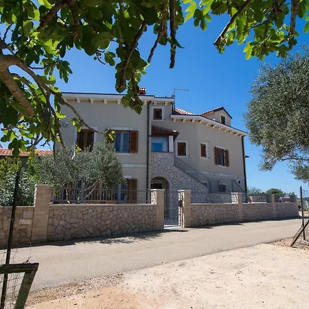 Apartment With A Parking Space Punta Kriza, Cres - 8082 Punta Kriza