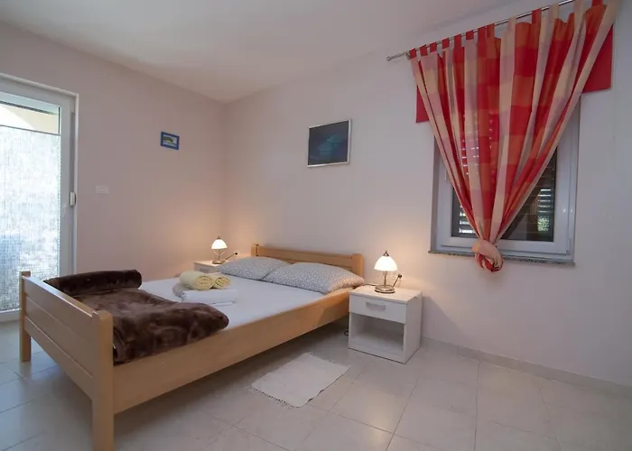 Apartment With Parking Space Punta Kriza, Cres - 8082 Punta Kriza