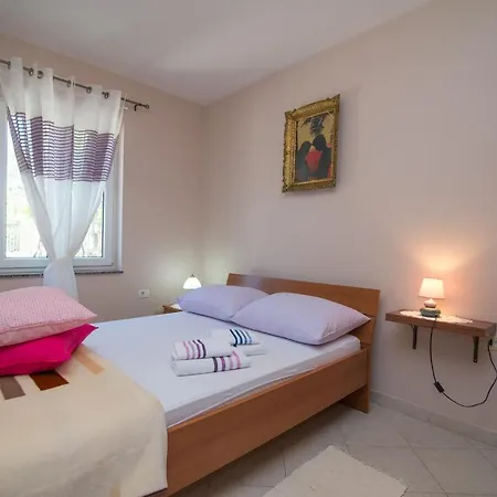 Apartament With Parking Space Punta Kriza, Cres - 8082