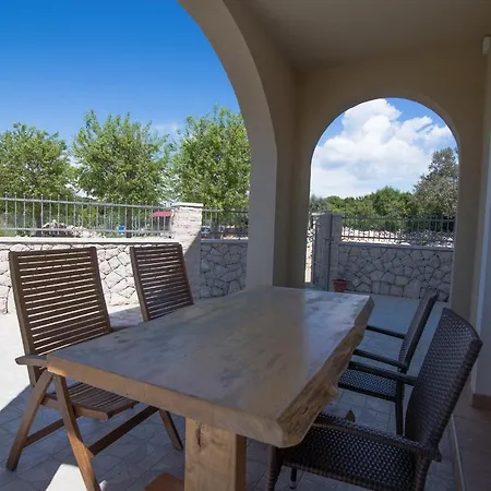 Апартаменты With Parking Space Punta Kriza, Cres - 8082 Пунта-Крижа