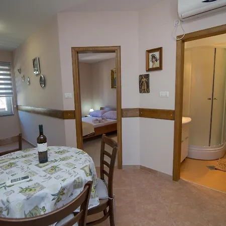 Apartament With Parking Space Punta Kriza, Cres - 8082 Punta Križa