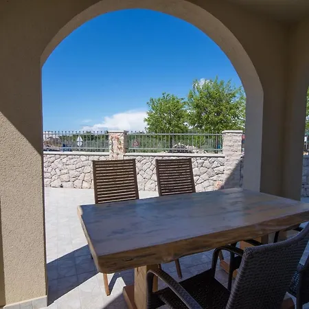 Apartament With Parking Space Punta Kriza, Cres - 8082